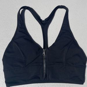 Black Lululemon Sports bra. Zipper front size 6